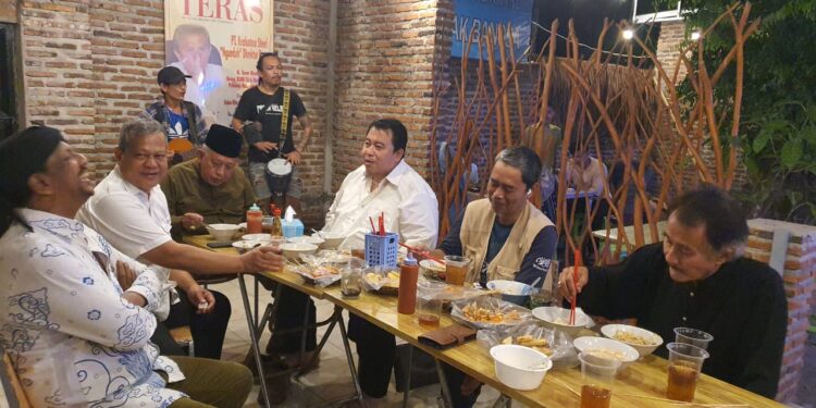 Petinggi PUB, Mengawali Aktifitas 2024 di PUJASERA UMKM Pers Anak Bangsa