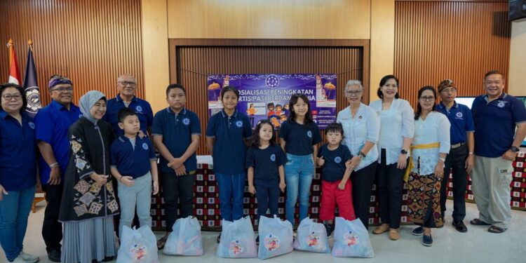 Kemenparekraf-Ikatan PIMTI Perempuan Indonesia Berbagi dengan Anak Yatim-Piatu