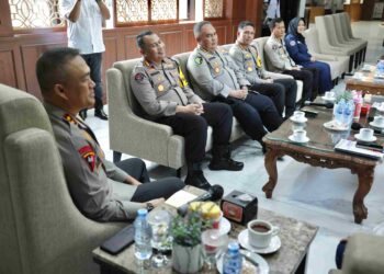 Kapolda Jatim Terima PWI Jatim Award, Buah Kondisifitas Pemilu 2024