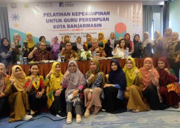 Bu Guru di Kota Banjarmasin Ikuti Latihan Kepemimpinan