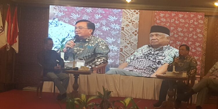 Dedikasi dan Integritas Benny Mamoto Berbuah Anugerah Spirit Pers Indonesia dari SMSI