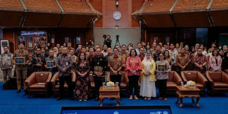 Menparekraf Perkuat Keterbukaan Informasi Publik Wujudkan Good Governance di Lingkungan Kemenparekraf/Baparekraf