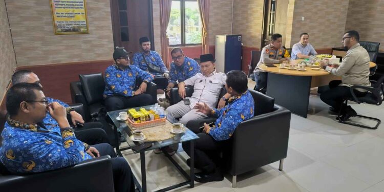 Kompolnas Apresiasi Penghargaan Presiden Kepada Tujuh Satker Polri Dalam Kunjungan Kerja Di Pandeglang.