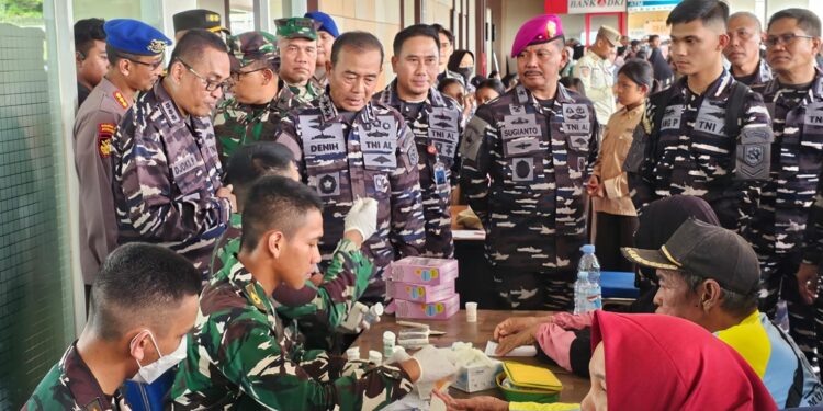 Koarmada RI Gelar Bakti Sosial dan Kesehatan di Muara Angke