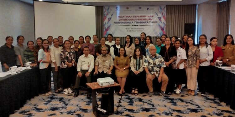Dinas Pendidikan dan Kebudayaan Provinsi Nusa Tenggara Timur Membuka Acara Pelatihan Kepemimpinan untuk Guru Perempuan.