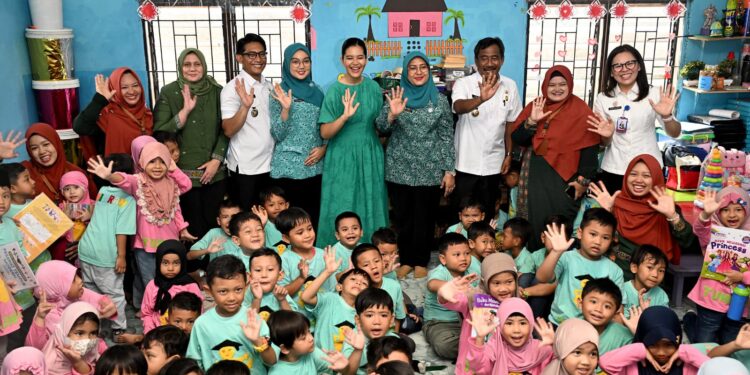 Tinjau Posyandu di Binjai, Kahiyang Ayu Harap Sinergi Posyandu dan TP-PKK Semakin Kuat