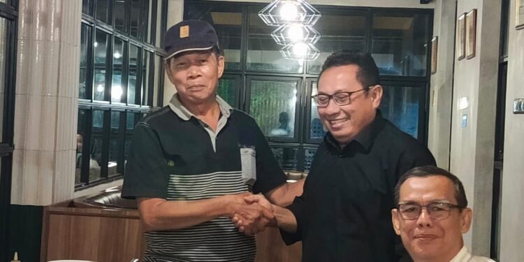 Firdaus dipercaya menjabat  sebagai Ketua Paguyuban Sebimbing Sekundang.