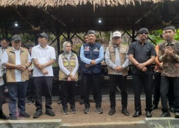 Di Taman Firdaus Gus Ipul “Nyanyi” Bareng Masyarakat