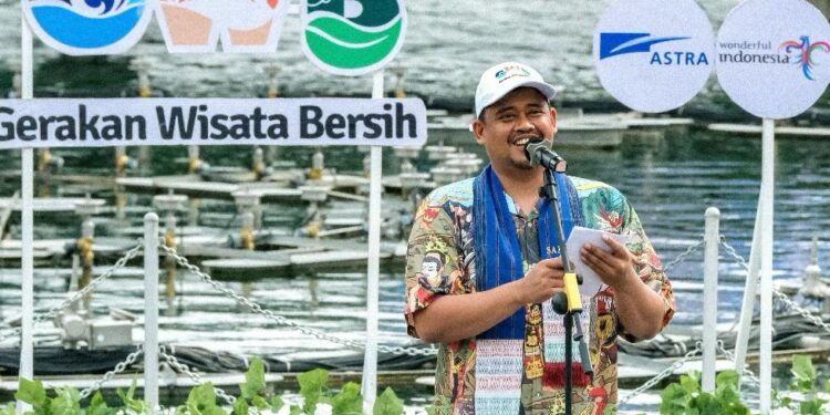 Gerakan Wisata Bersih di Danau Toba, Komitmen Wujudkan Pariwisata Berkualitas
