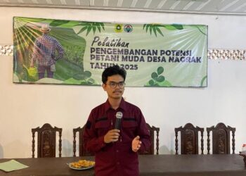 Kepala Bidang Pemberdayaan Umat HMI Cabang Bogor Berikan Materi Pemetaan Potensi Desa di Desa Nagrak