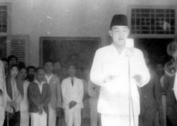 Negara Masih Bungkam, Frans dan Alex Mendur Belum Juga Diangkat sebagai Pahlawan