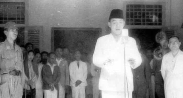 Negara Masih Bungkam, Frans dan Alex Mendur Belum Juga Diangkat sebagai Pahlawan