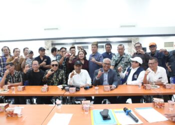 Duet Akhmad Munir & Atal Depari Resmi Daftar Caketum dan Calon Ketua DK PWI Pusat 2025-2030