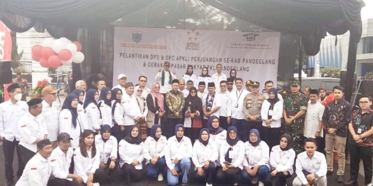 Balon Gerakan Pasar Rakyat Julang Ke Langit, Ketum APKLI-P: Matur Nuwun Bupati Pandeglang Raden Dewi Setiani