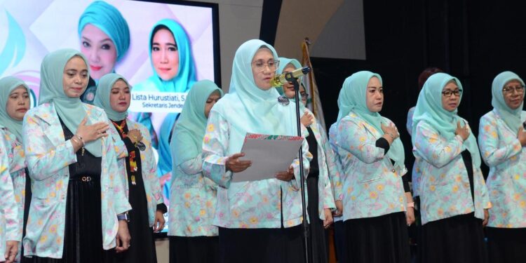 KICI Kaltim Dilantik, Dorong Perempuan Cerdas dan Santun