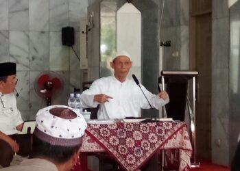 Kajian Ahad Pagi : Umat Islam Harus Percaya Diri dan Bangkit
