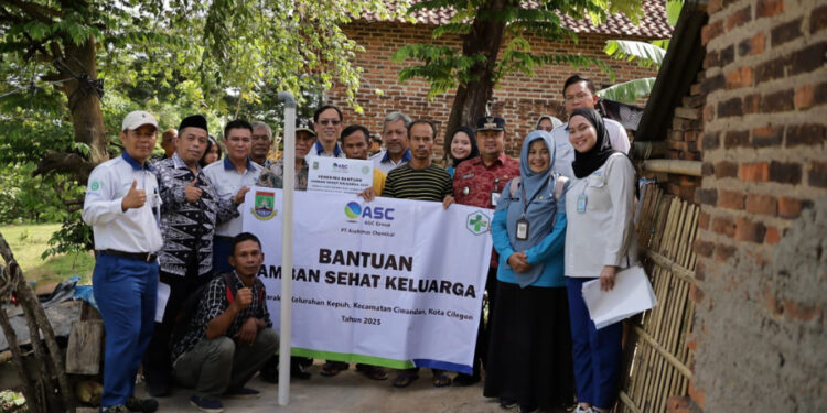 PT Asahimas Chemical Bangun Jamban Keluarga Sehat di Kelurahan Kepuh