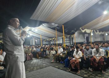 Kenang Dedikasi Tokoh Masyarakat, FIKS Berikan Penghargaan Anumerta kepada H. Iye Iman Rohiman