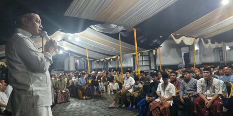 Kenang Dedikasi Tokoh Masyarakat, FIKS Berikan Penghargaan Anumerta kepada H. Iye Iman Rohiman