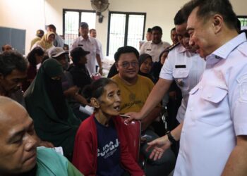 Wawali Harris Bobihoe Tinjau Langsung Penyaluran Bantuan Pangan Ke Masyarakat