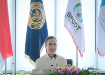 Percepat Pengembangan Danau Toba, Menpar Tekankan Sinkronisasi Master Plan