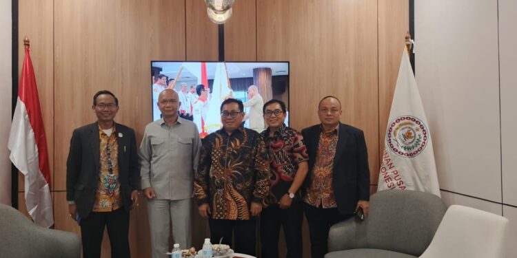 Ketum SMSI Firdaus dan JAM Intel Kejagung Reda Mathovani Bahas Sinergi Kejagung, ABPEDNAS dan SMSI Sukseskan Jaga Desa dan Jaga Dapur MBG