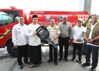 Dukung Rehabilitasi Pascabencana, Mendagri Serahkan Kendaraan Tangki Air untuk Aceh Tengah