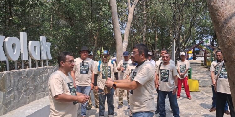 INSED-LPS Tanam 20.000 Mangrove di Karawang, Gaungkan Aksi Tobat Ekologis