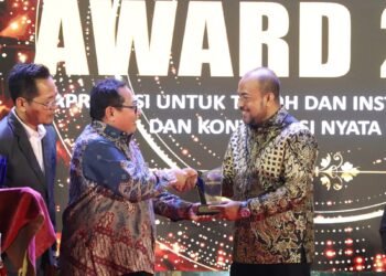 Dirut Bank Aceh Raih SMSI Aceh Award: Penggerak Ekonomi Daerah melalui UMKM dan Industri Kreatif